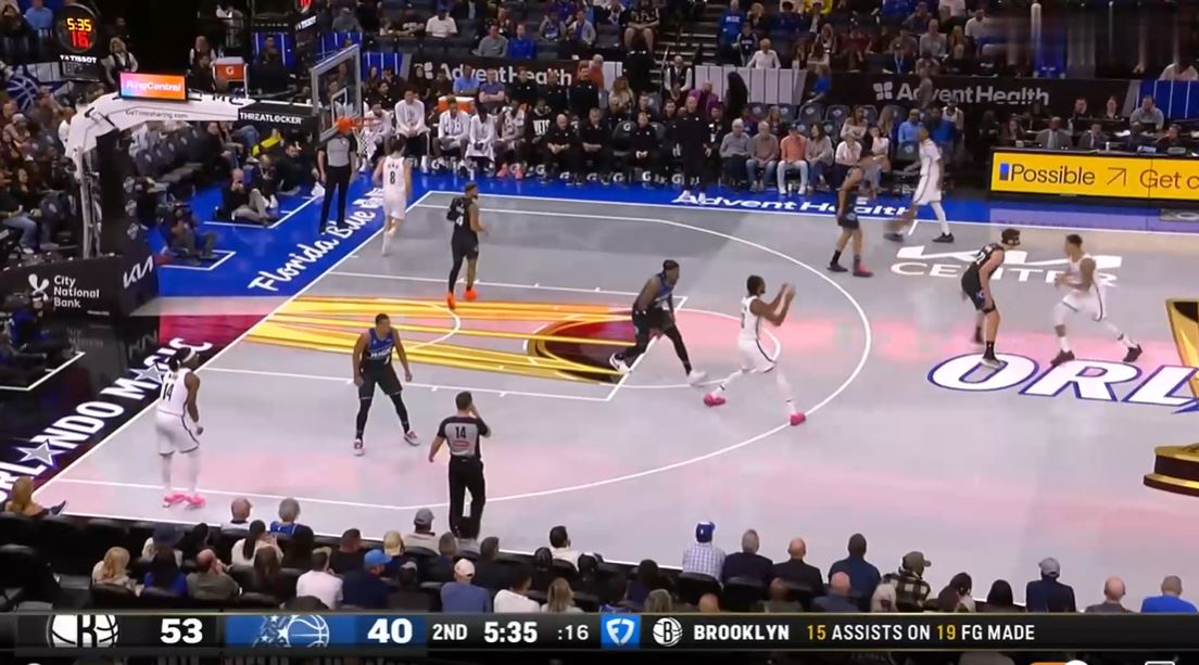 魔术半场3人得分上双&小瓦格纳12分助队缩减分差