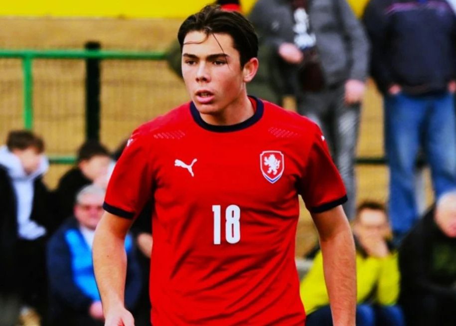 代表捷克U19出场，布冯儿子在欧青赛资格赛上演帽子戏法